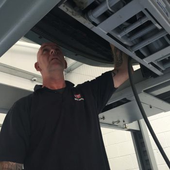 mechanic doing MOT checks